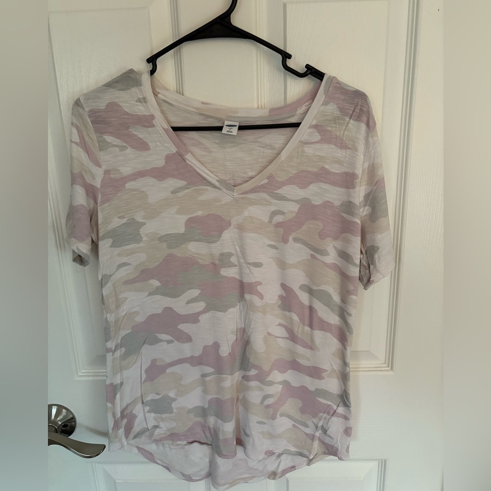 Old Navy T-Shirt